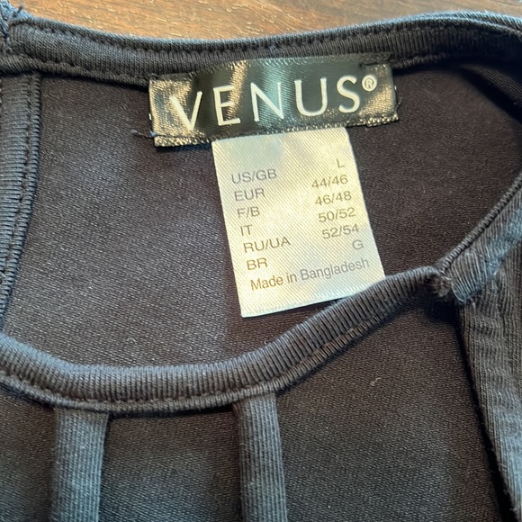 Cute top! - Picture 3 of 5